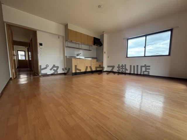 掛川市高御所マンション リビング