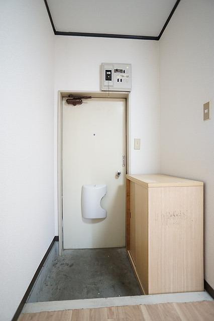 袋井市久能アパート 玄関