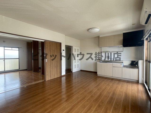 磐田市上本郷アパート リビング