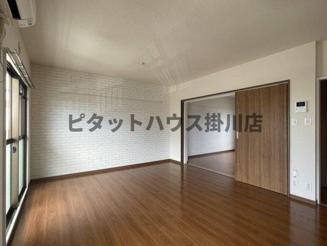 磐田市上本郷アパート リビング