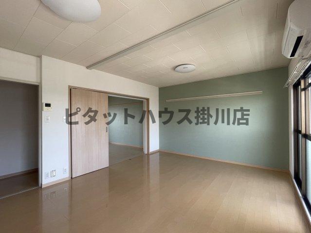 磐田市上本郷アパート リビング