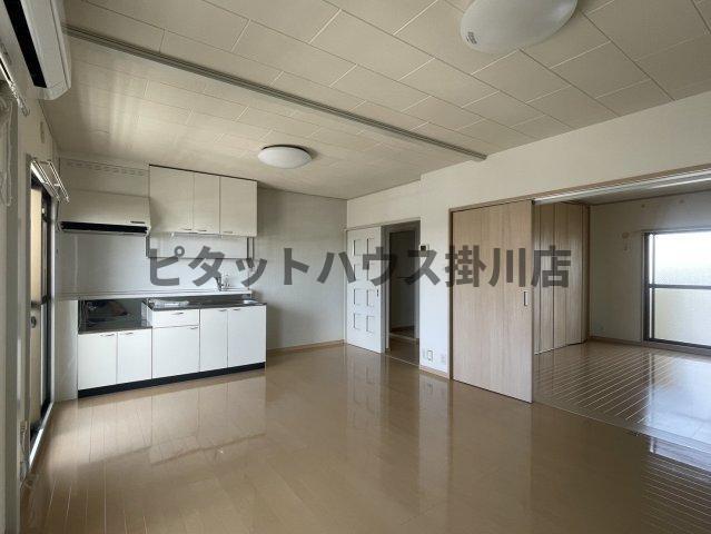 磐田市上本郷アパート リビング