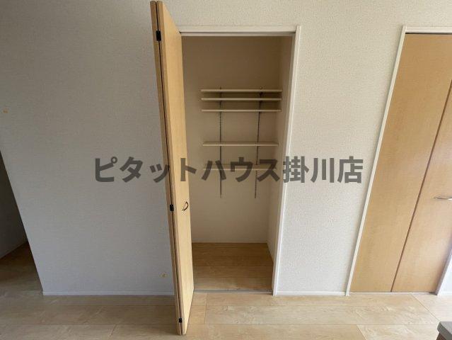 磐田市上大之郷アパート 収納