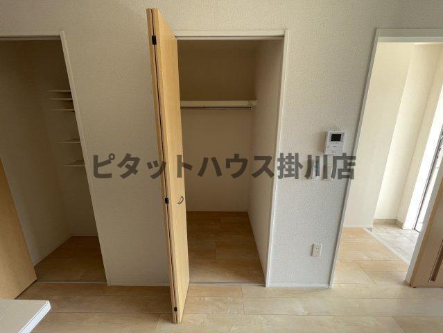 磐田市上大之郷アパート 収納