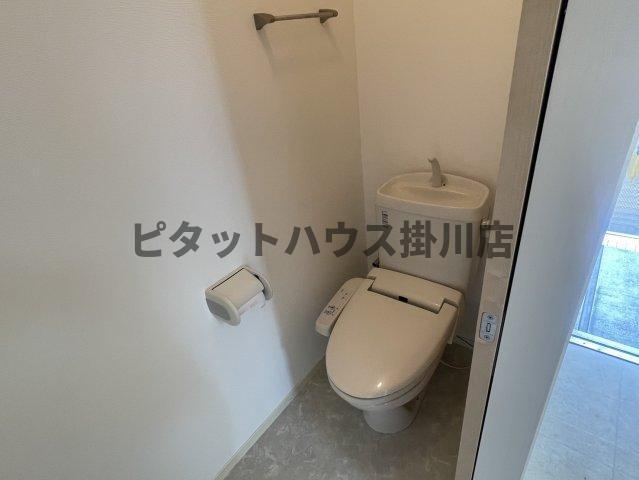 袋井市上山梨アパート トイレ