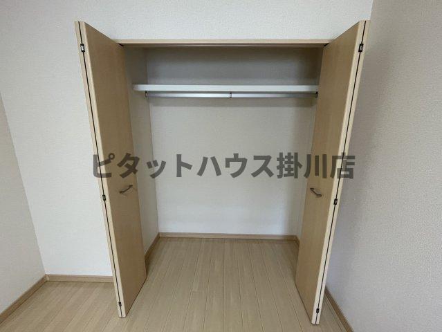 袋井市宇刈アパート 収納