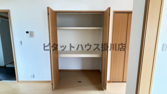 菊川市加茂アパート 収納