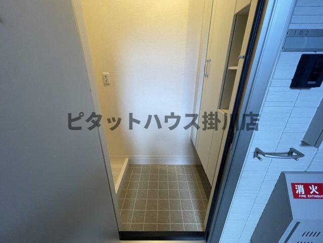 磐田市三ケ野台アパート 玄関