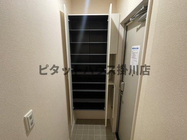 磐田市三ケ野台アパート 玄関