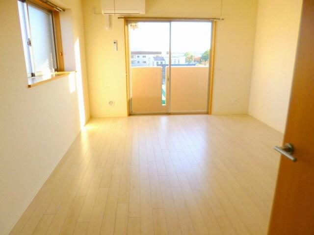 袋井市高尾町マンション リビング