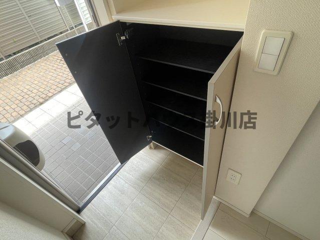 磐田市三ケ野台アパート 収納