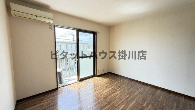 菊川市嶺田アパート リビング