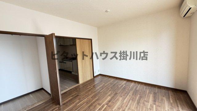 菊川市嶺田アパート リビング