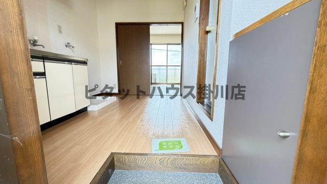 菊川市嶺田アパート 玄関