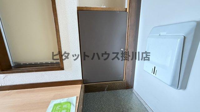 菊川市嶺田アパート 玄関