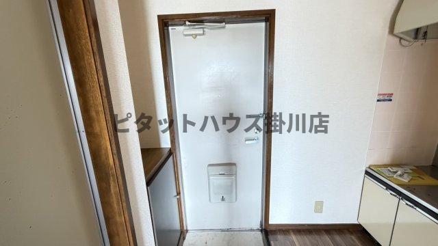 菊川市嶺田アパート 玄関