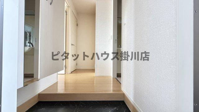 菊川市下平川アパート 玄関