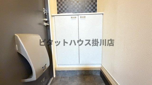 菊川市西方アパート 玄関