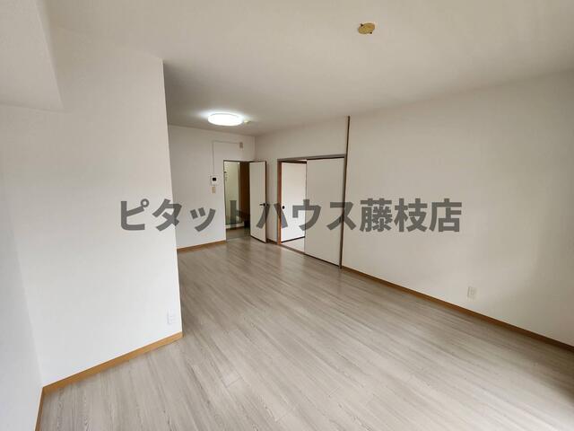 焼津市西小川マンション リビング