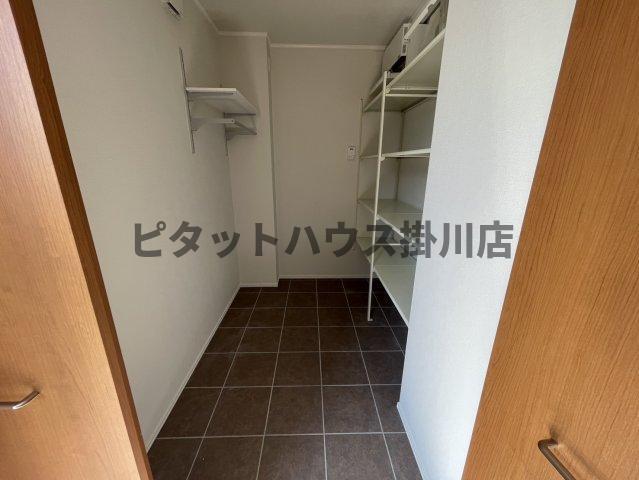 磐田市明ケ島一戸建 室内