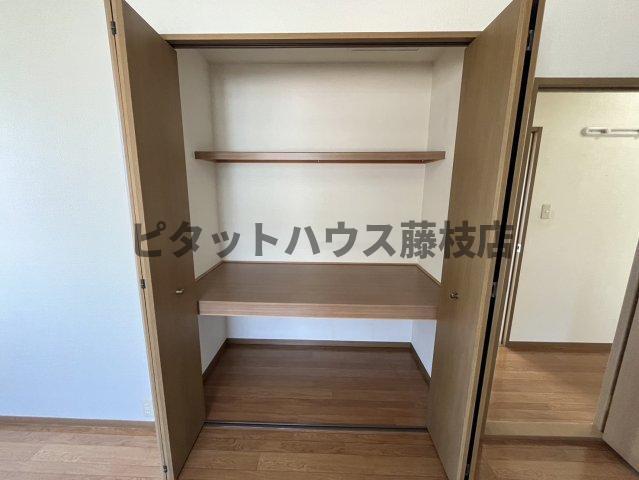 藤枝市青葉町アパート 収納