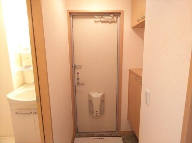 袋井市愛野南アパート 玄関