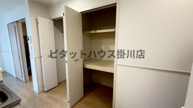 掛川市長谷アパート 収納