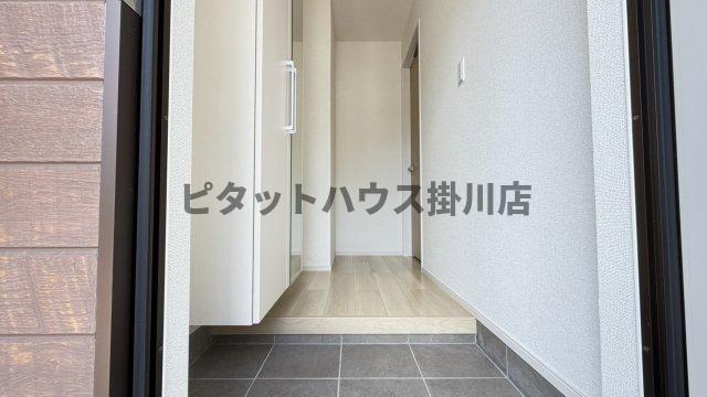 掛川市高御所アパート 玄関