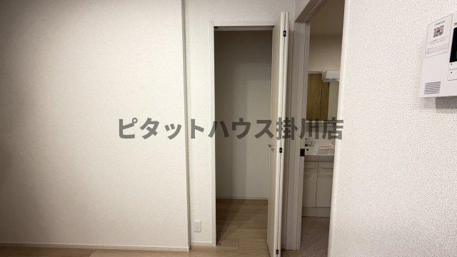 掛川市高御所アパート 収納