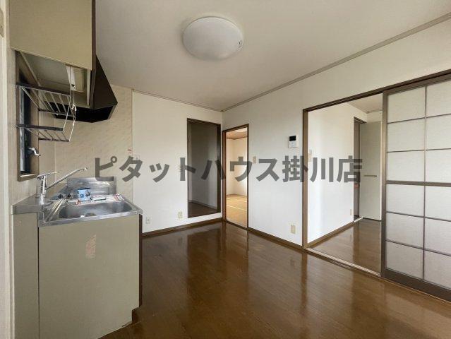 袋井市下山梨アパート リビング