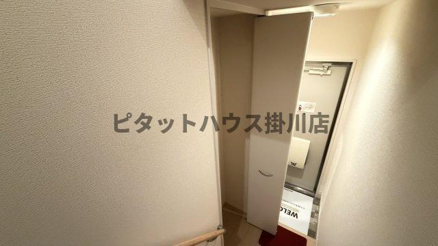 袋井市方丈アパート 玄関