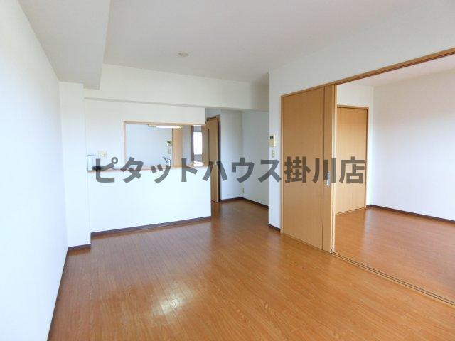 菊川市下平川マンション リビング