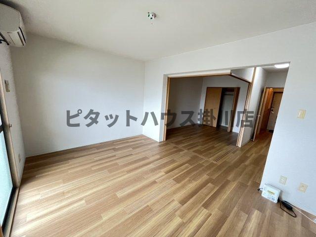 袋井市川井アパート リビング