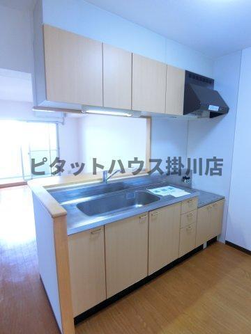 菊川市下平川マンション キッチン