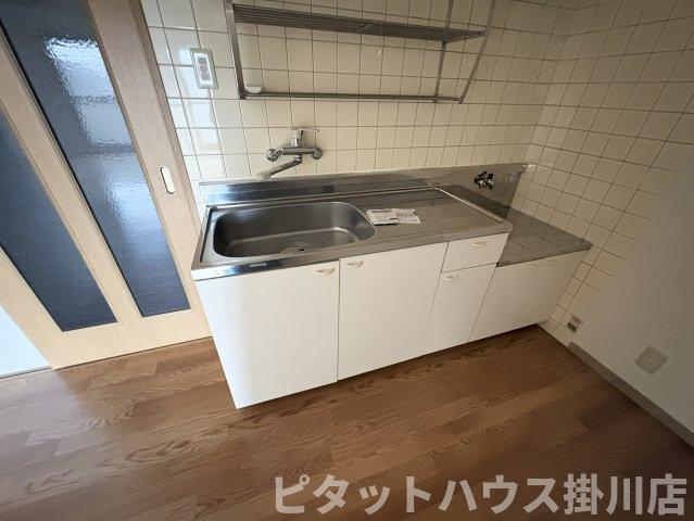 掛川市葛川アパート キッチン