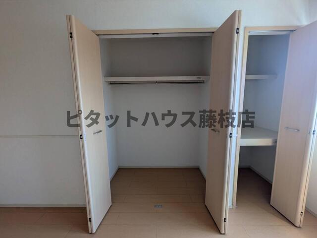 焼津市西小川アパート 収納