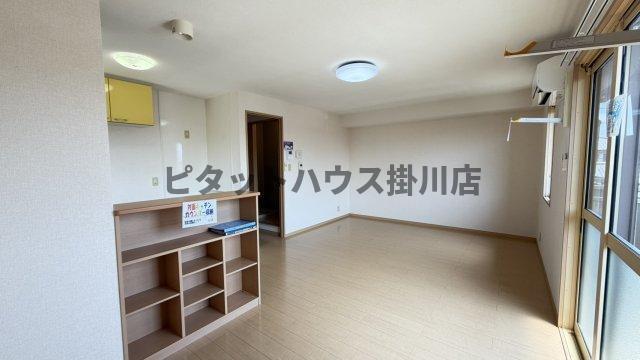 磐田市明ケ島原アパート リビング