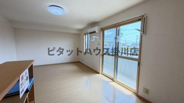 磐田市明ケ島原アパート リビング
