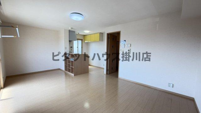 磐田市明ケ島原アパート リビング