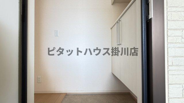 磐田市安久路アパート 玄関
