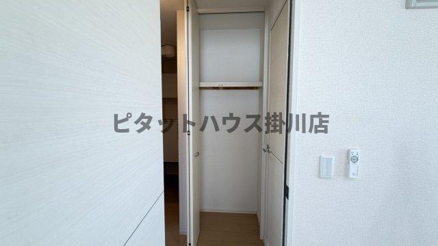 磐田市安久路アパート 収納