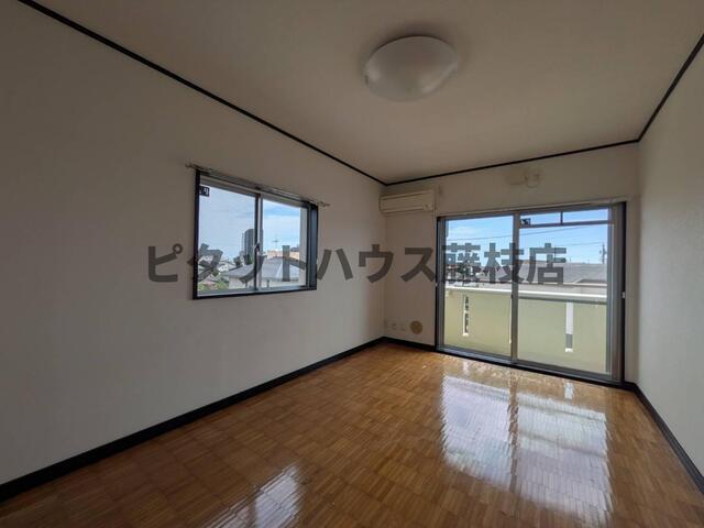 藤枝市瀬戸新屋マンション リビング