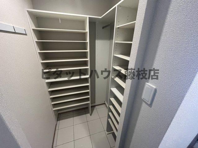 エール（205） 収納