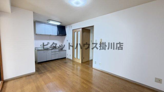 掛川市南アパート リビング