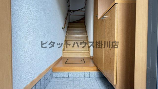 掛川市杉谷南アパート 玄関