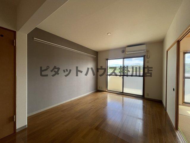 袋井市神長アパート リビング