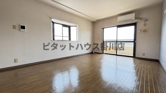 掛川市下俣南マンション リビング