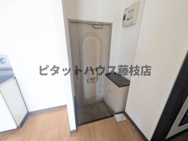 島田市岸町アパート 玄関
