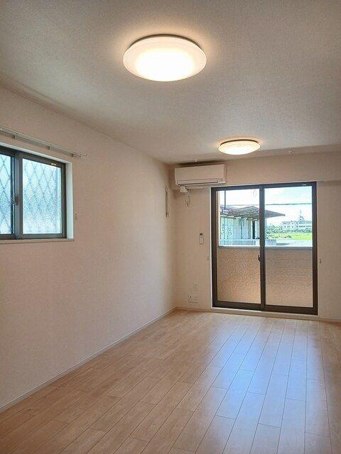 磐田市三ケ野アパート リビング