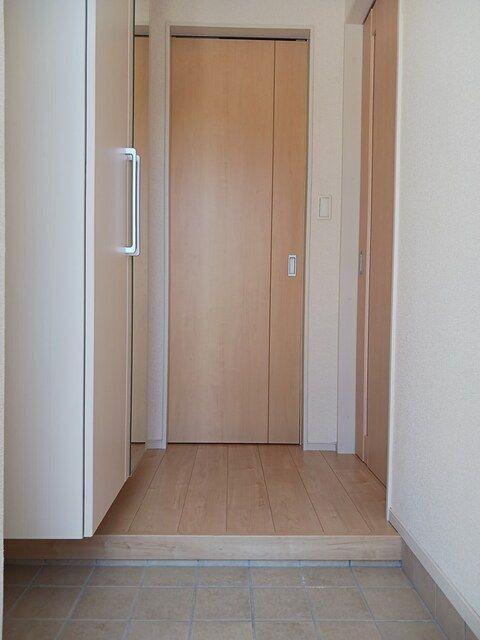 磐田市三ケ野アパート 玄関